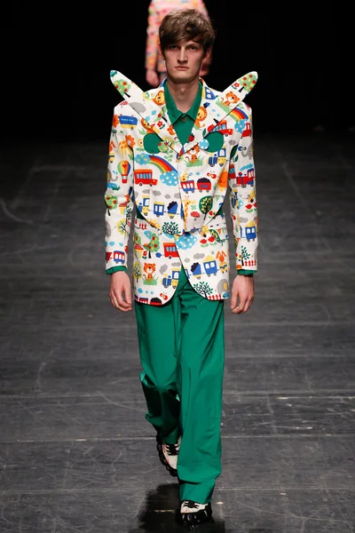 Look 19